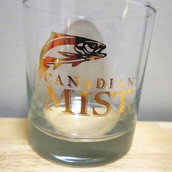 Whisky Rock Glass X2 Canadian Mist Gold Bear & Fish Decal 10 oz-300 ml Ad Merch - Picture 4 of 4